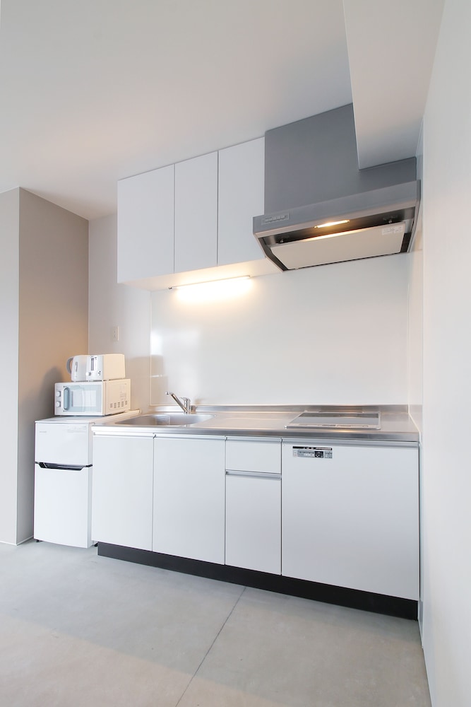 デラックス スタジオ (902) 専用キッチン2 | b hotel 広島平和大通り