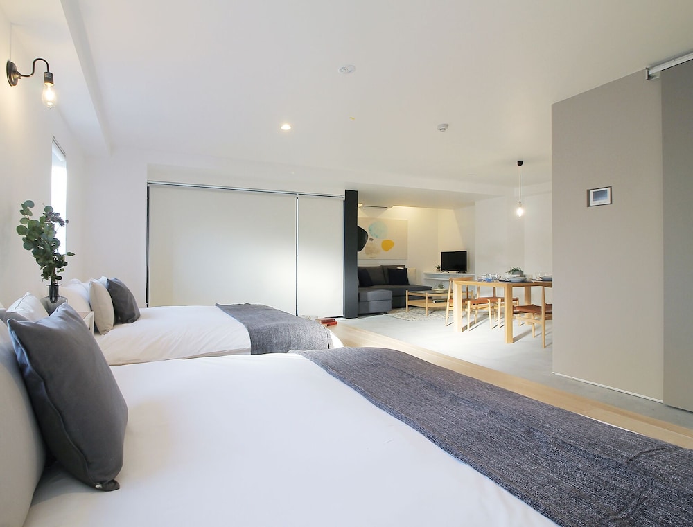 デザイン スタジオ (702) 客室2 | b hotel 広島平和大通り