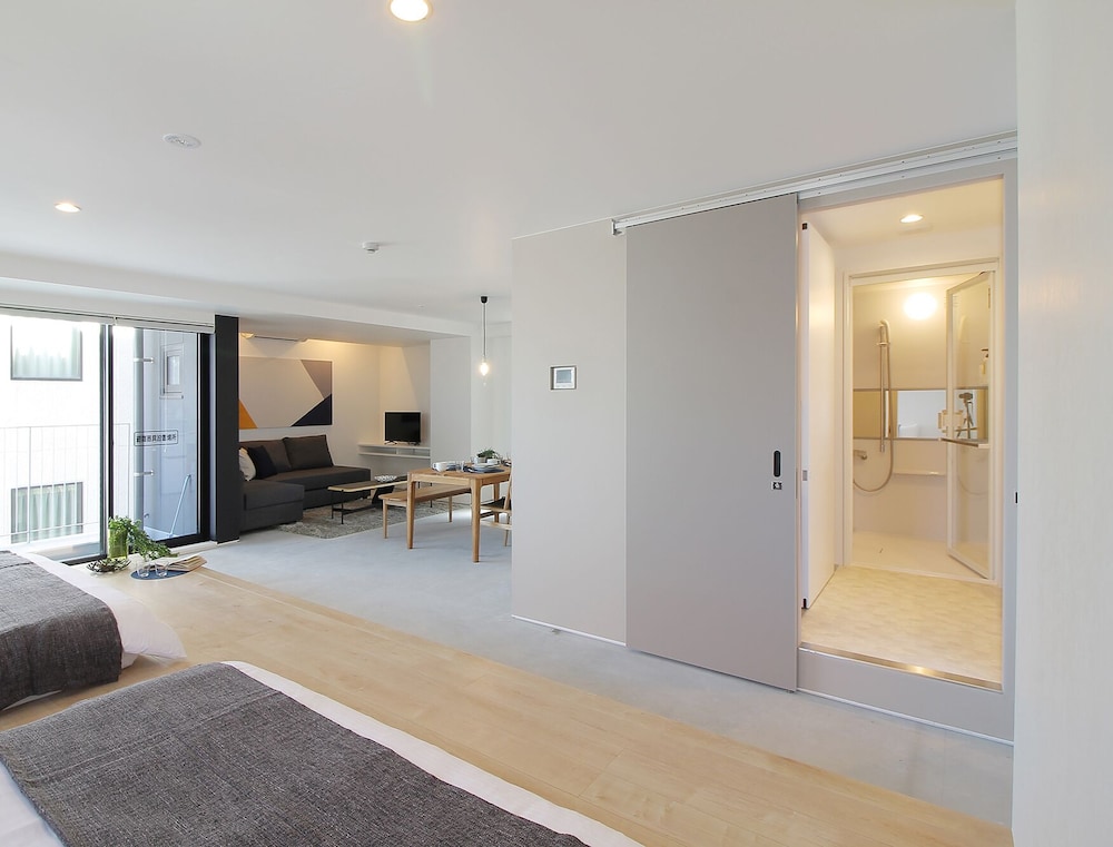 デラックス スタジオ (902) リビング エリア3 | b hotel 広島平和大通り