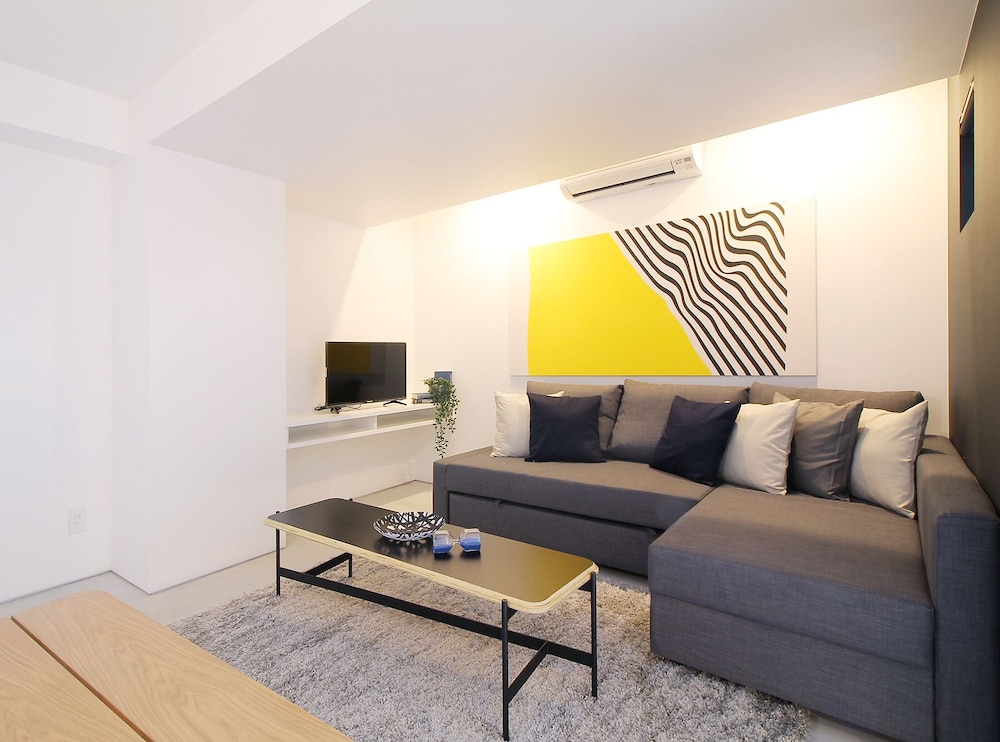 パノラミック スタジオ シティビュー (401) リビング エリア6 | b hotel 広島平和大通り