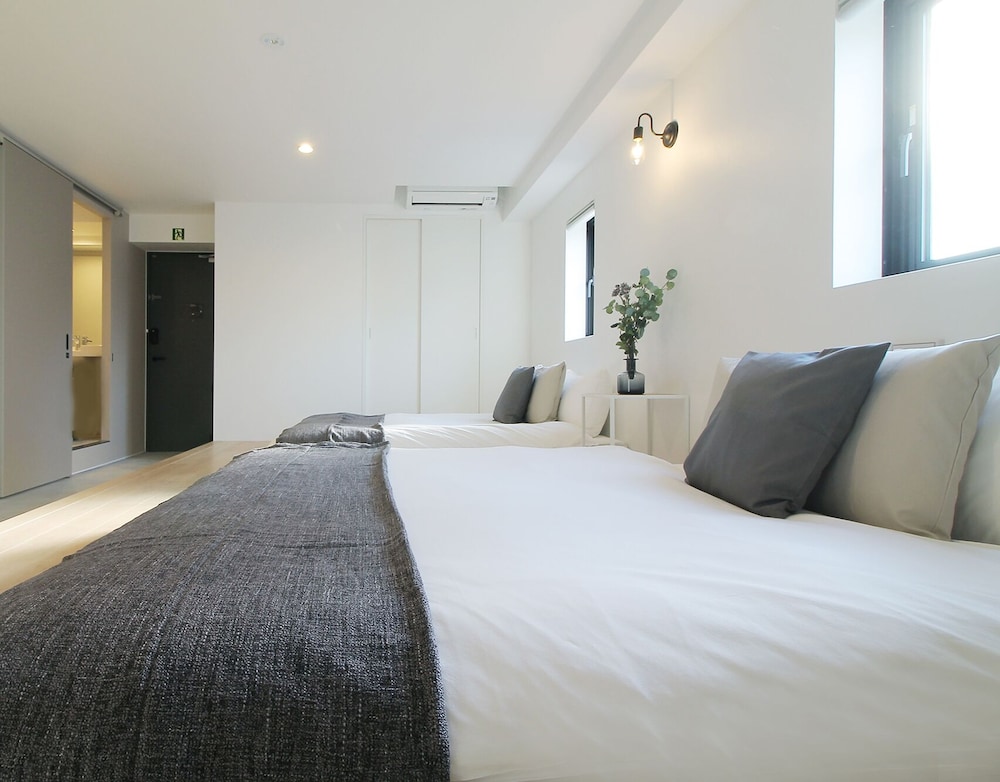 デザイン スタジオ (702) 客室1 | b hotel 広島平和大通り