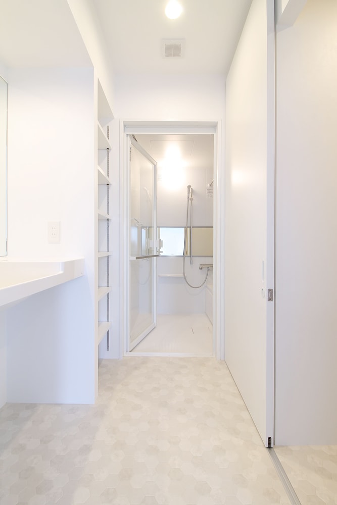 コンフォート スタジオ (402) バスルーム1 | b hotel 広島平和大通り