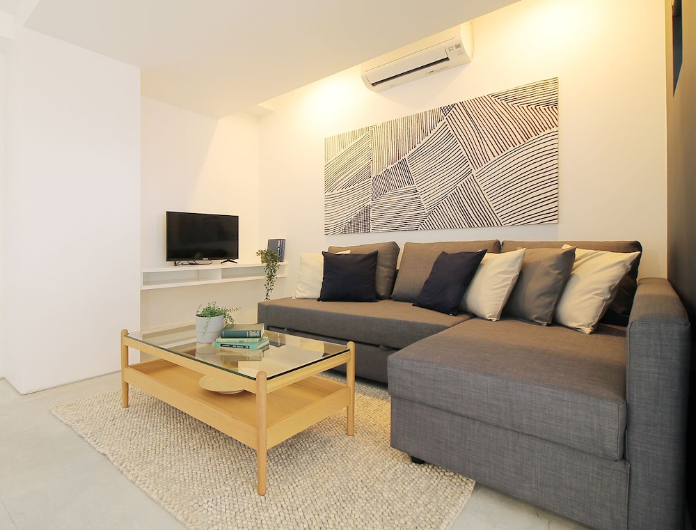 デラックス スタジオ シティビュー (801) リビング エリア2 | b hotel 広島平和大通り