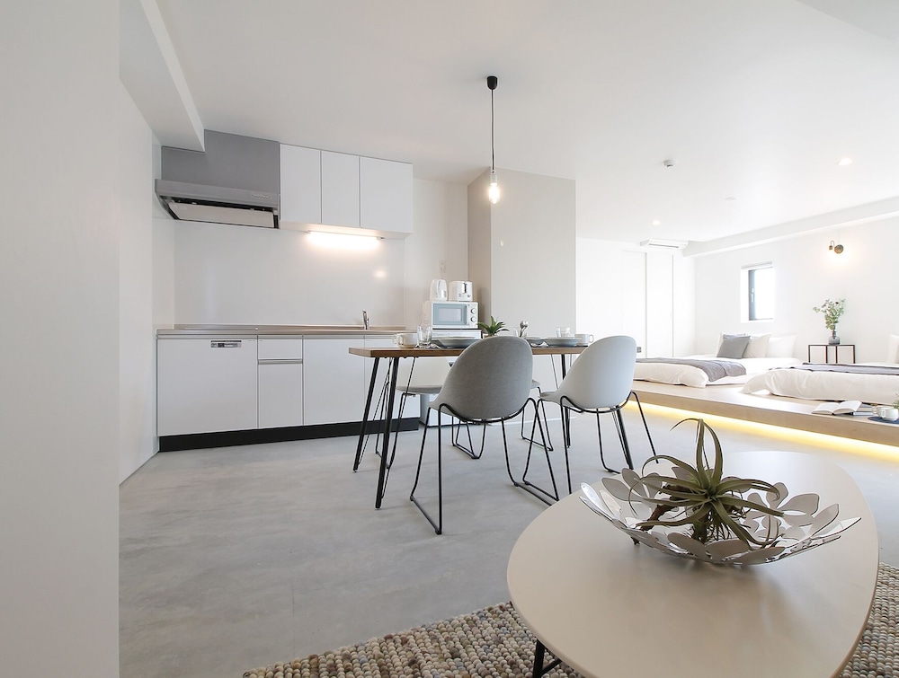 プレミアム スタジオ (602) リビング エリア0 | b hotel 広島平和大通り