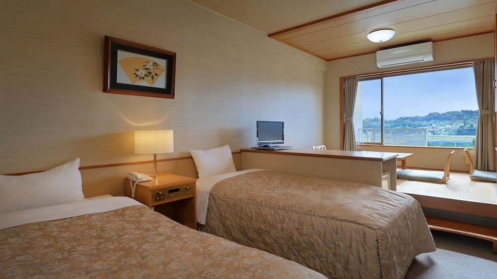 スタンダード和洋室 最上川を望む当宿の基本客室 禁煙 | ホテルシンフォニーアネックス