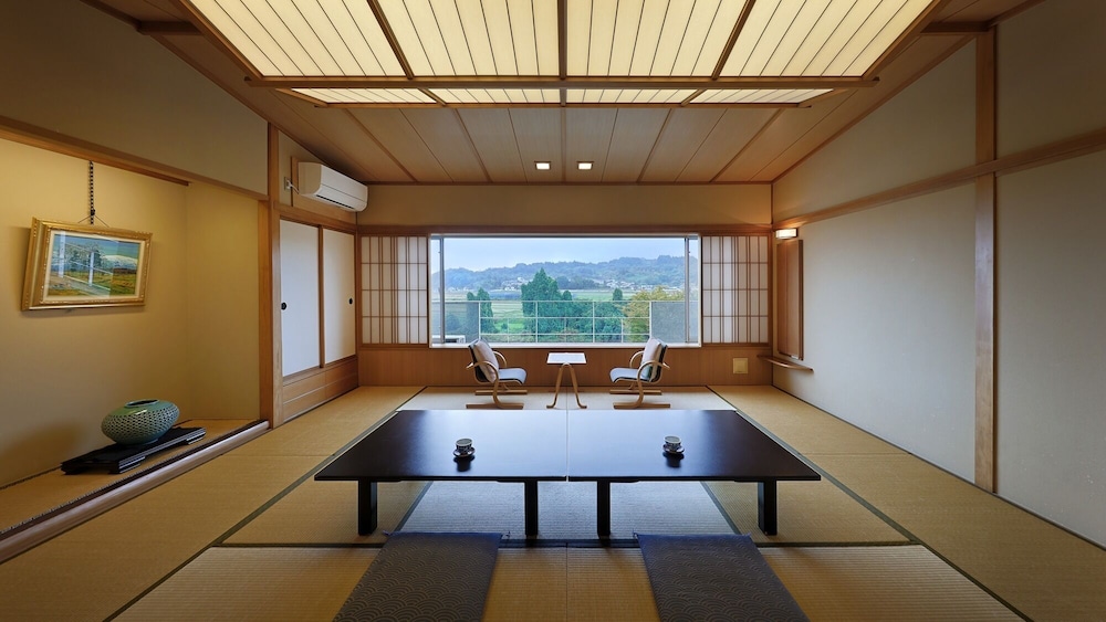 リバービュー標準和室15畳 禁煙 客室3 | ホテルシンフォニーアネックス