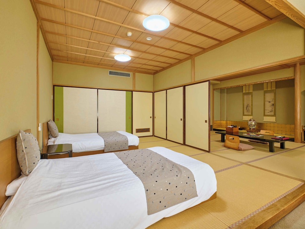 【禁煙】 二間続き和室&和ベットルーム/和室2〜8名様 客室13 | Tabist こぼうしの湯 洗心亭 会津湯野上温泉