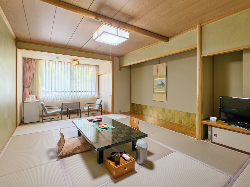 【禁煙】スタンダード 和室2〜5名様 客室6 | Tabist こぼうしの湯 洗心亭 会津湯野上温泉
