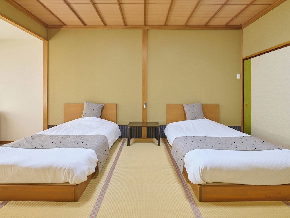 【禁煙】 二間続き和室&和ベットルーム/和室2〜8名様 客室11 | Tabist こぼうしの湯 洗心亭 会津湯野上温泉