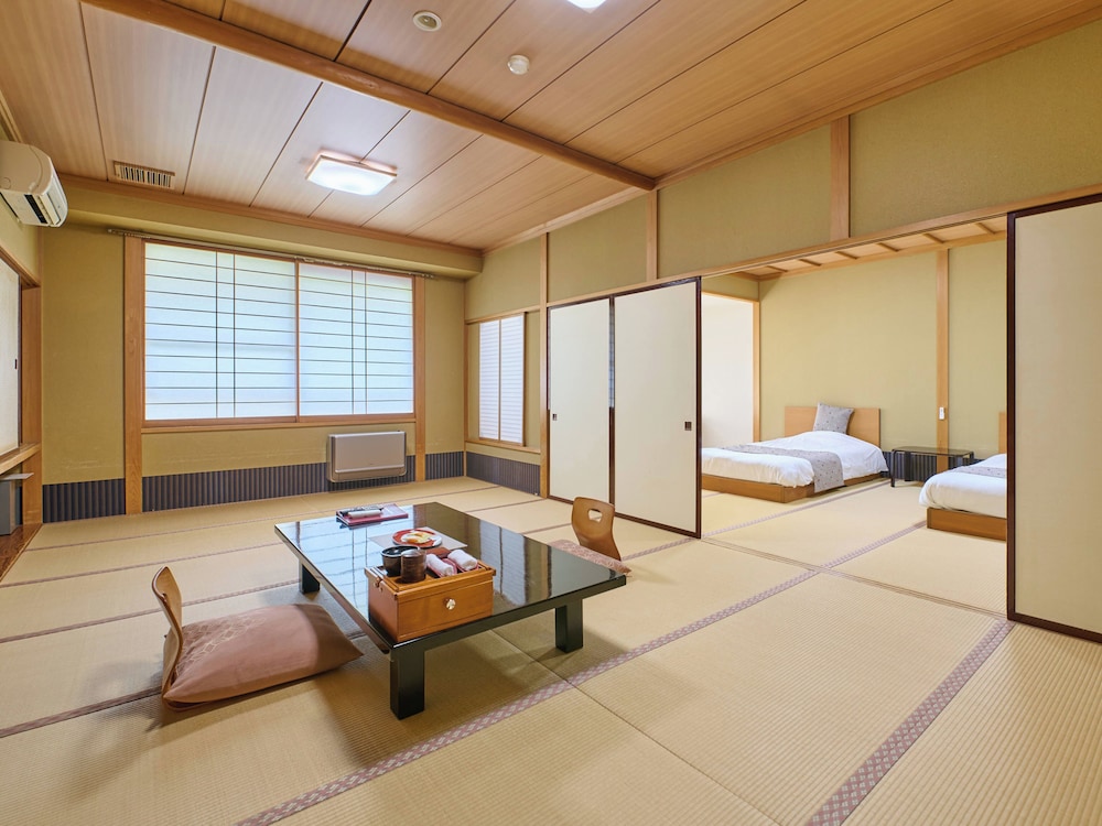 【禁煙】 二間続き和室&和ベットルーム/和室2〜8名様 客室9 | Tabist こぼうしの湯 洗心亭 会津湯野上温泉