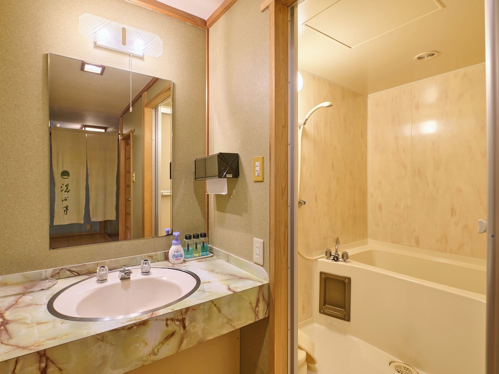 【禁煙】 二間続き和室&和ベットルーム/和室2〜8名様 客室17 | Tabist こぼうしの湯 洗心亭 会津湯野上温泉