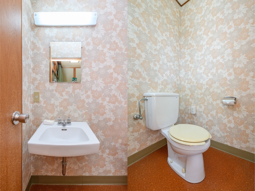 ツイン和室　共用バスルーム バスルーム0 | Tabist 麻野館別館いろは 伊勢