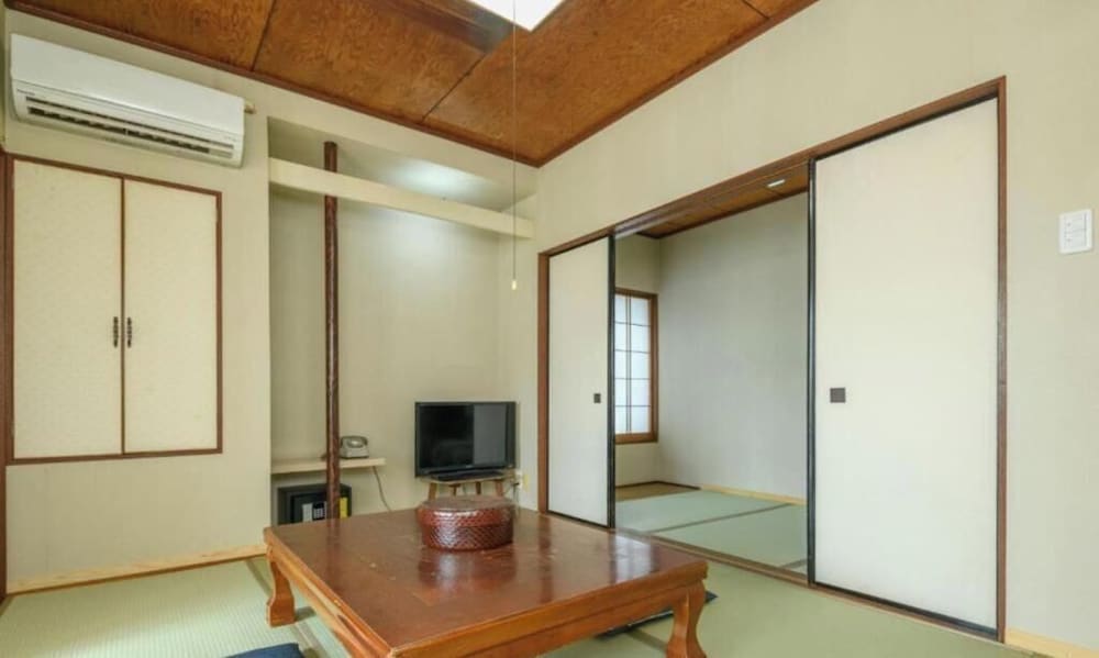 トリプル和室　共用バスルーム 客室1 | Tabist 麻野館別館いろは 伊勢