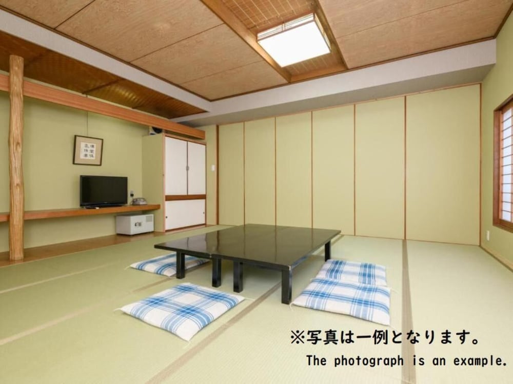 和室５人部屋　共用バスルーム 客室3 | Tabist 麻野館別館いろは 伊勢