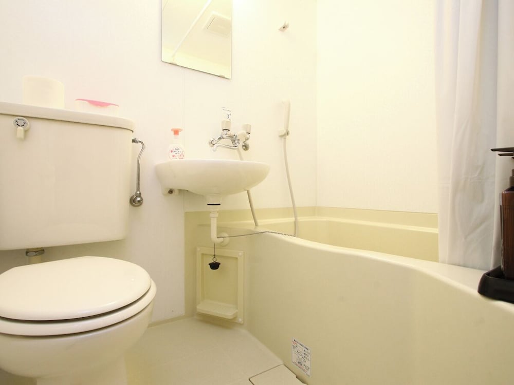 スタンダード ツインルーム 禁煙 バスルーム1 | 遊び BASE やまばれーハウス