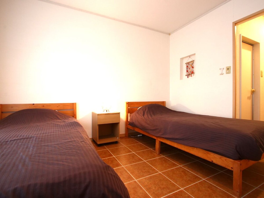 スタンダード ツインルーム 禁煙 客室5 | 遊び BASE やまばれーハウス