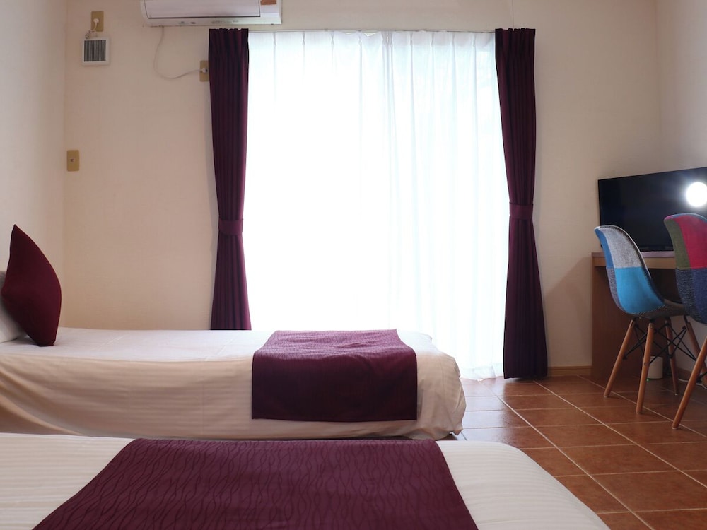 ツインルーム エキストラベッド付 客室16 | 遊び BASE やまばれーハウス