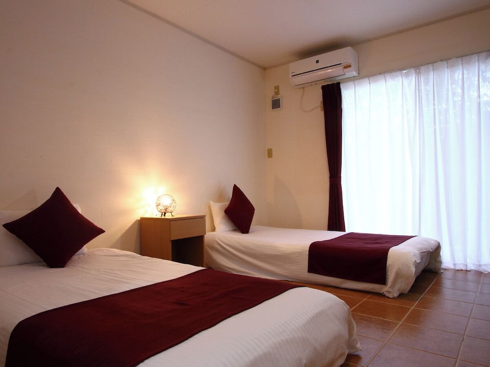 ツインルーム エキストラベッド付 客室9 | 遊び BASE やまばれーハウス