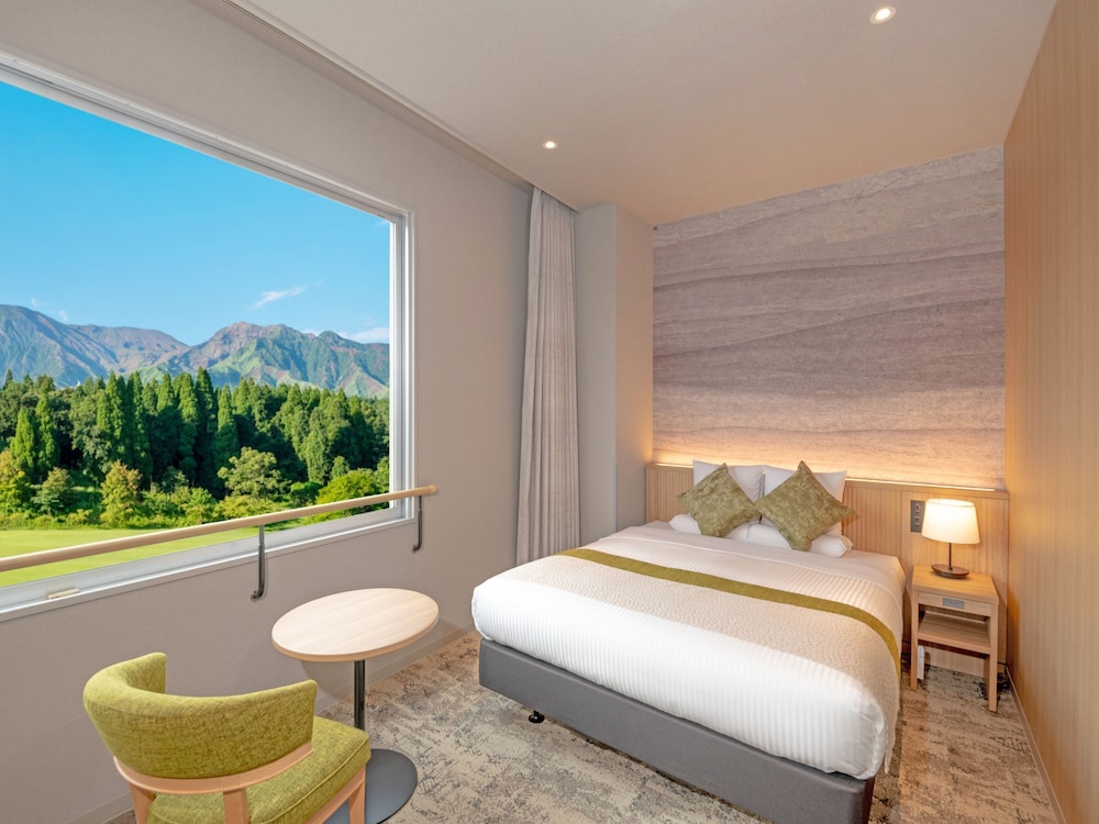 クイーンルーム（バス付）禁煙 | 亀の井ホテル 阿蘇