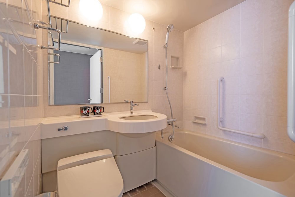 くまモンルーム クイーン（バス付）禁煙 バスルーム0 | 亀の井ホテル 阿蘇