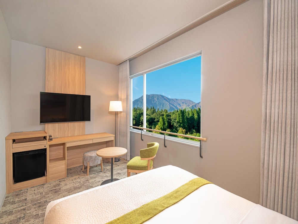 クイーンルーム（バス付）禁煙 客室1 | 亀の井ホテル 阿蘇