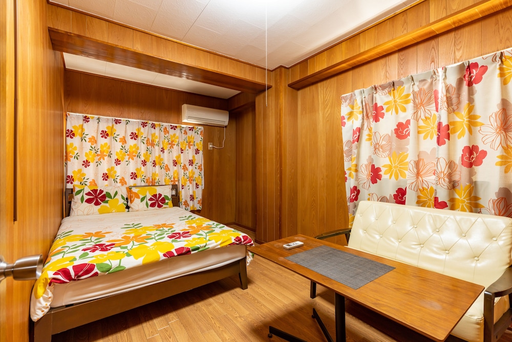 アパートメント 禁煙 (2F) 客室2 | Naha House