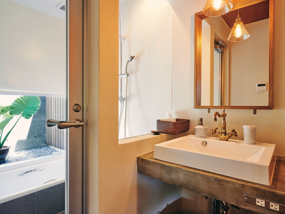 庭&ジェットバス付きコンドミニアム 客室3 | IMAGINE OKINAWA