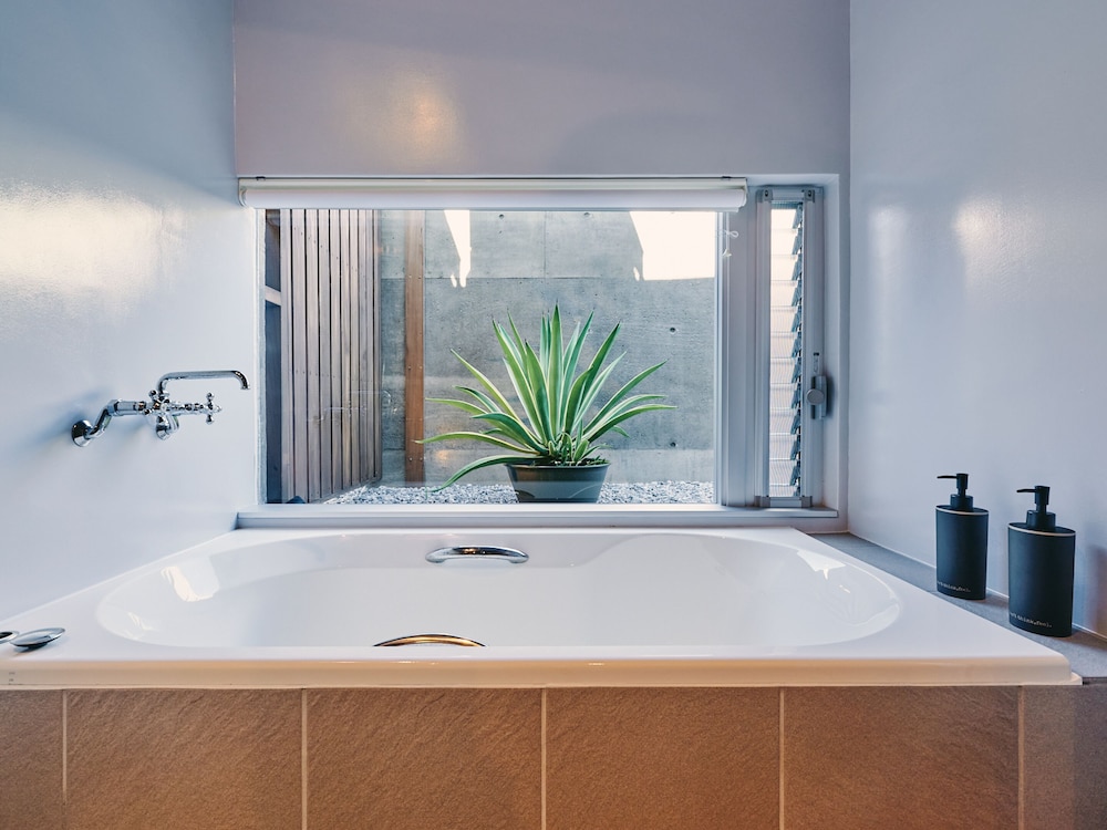 庭付きコンドミニアム バスルーム0 | IMAGINE OKINAWA