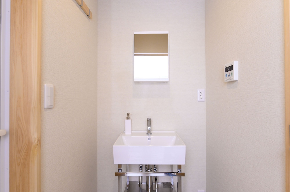 ルーム102 客室2 | BEYOND HOTEL Takayama 4th