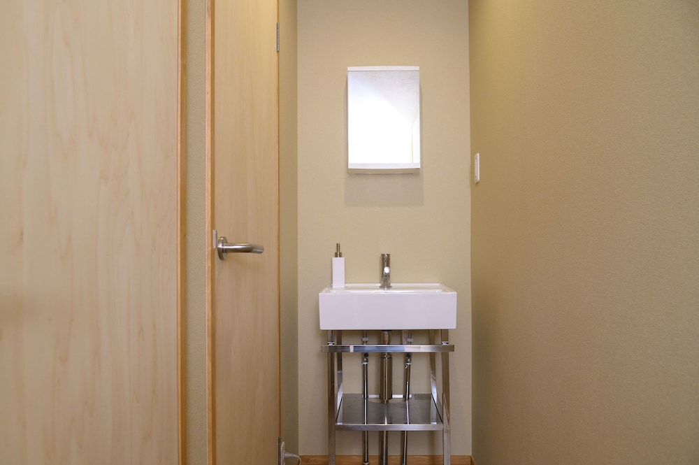 ルーム101 バスルームのシンク0 | BEYOND HOTEL Takayama 4th