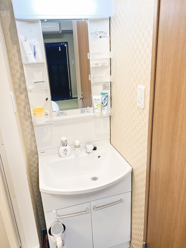 OHAYO IKEBUKURO 106 バスルームのシンク1 | オハヨー池袋