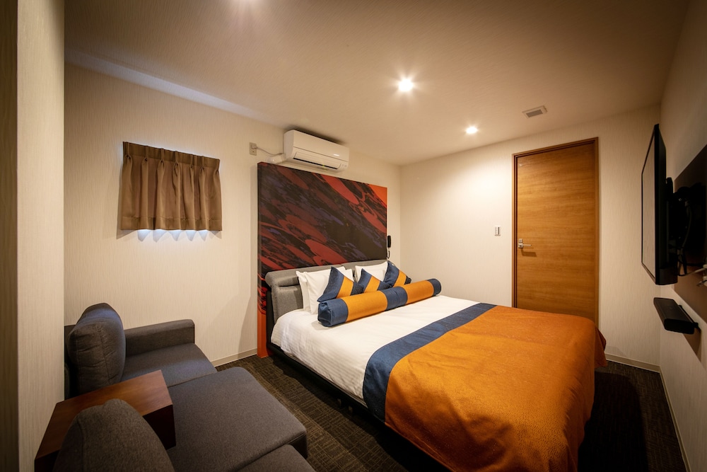 ロイヤル・スイート キング 喫煙可（電子タバコのみ） 客室1 | デザインホテルブラックス