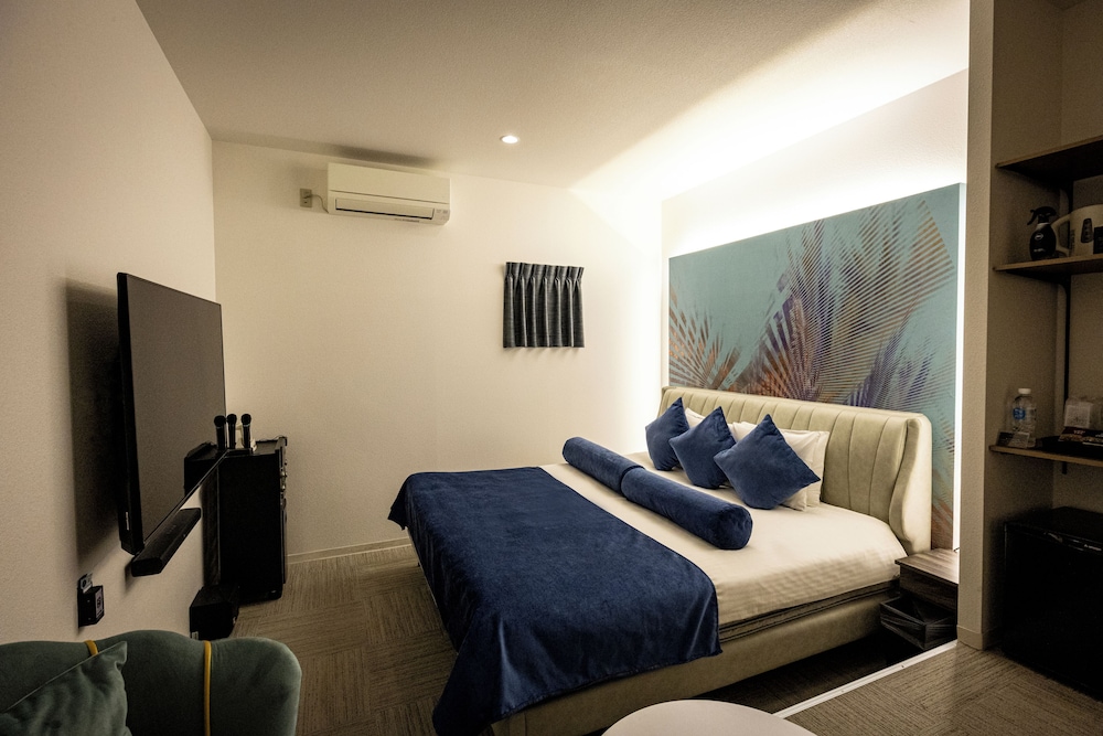 プレミアム・スイート キング 喫煙可（電子タバコのみ） 客室2 | デザインホテルブラックス