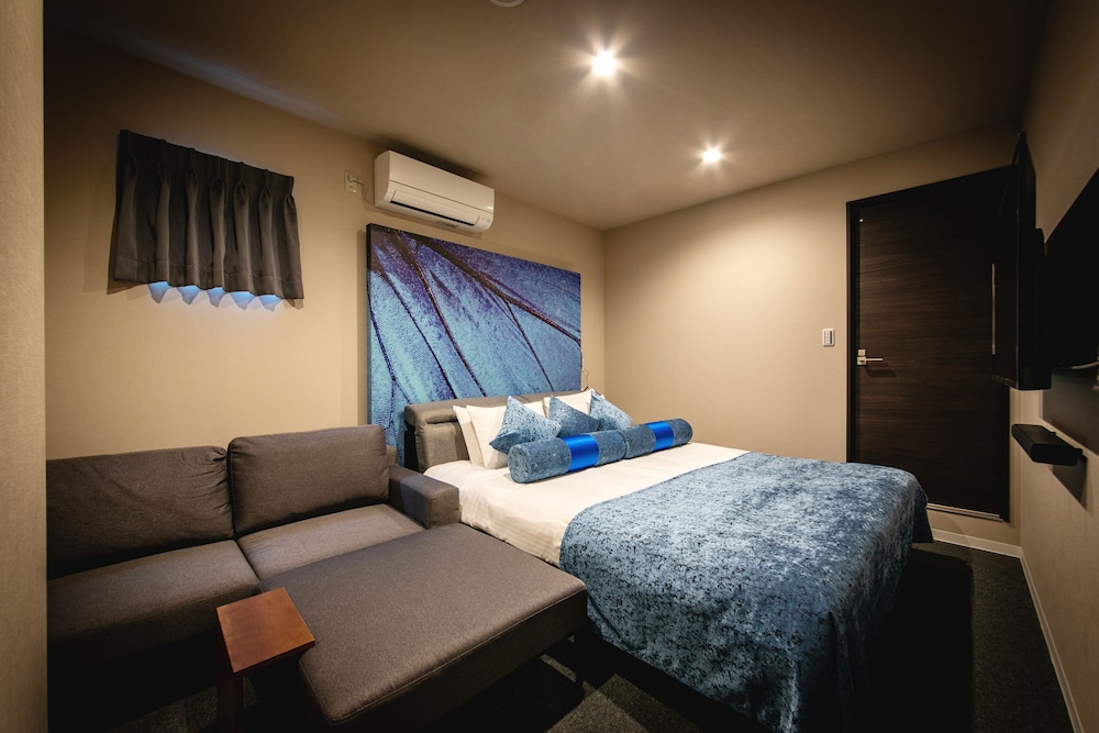 ロイヤル・スイート キング 喫煙可（電子タバコのみ） | デザインホテルブラックス