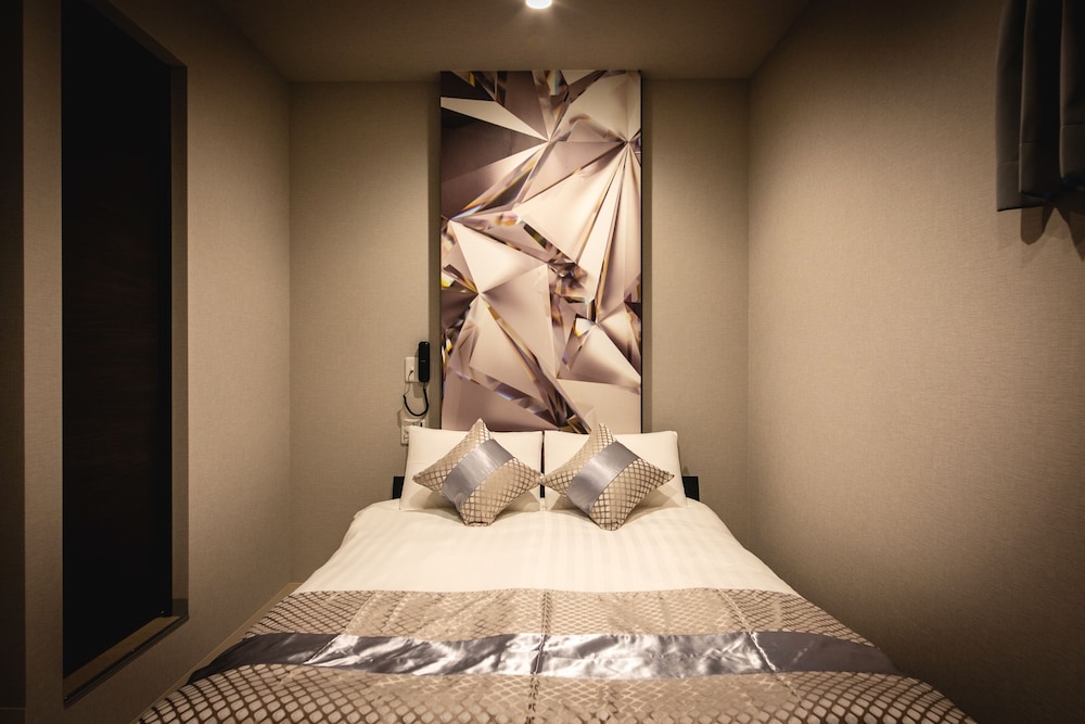 チラックススーペリアールーム 喫煙可（電子タバコのみ） 客室2 | デザインホテルブラックス