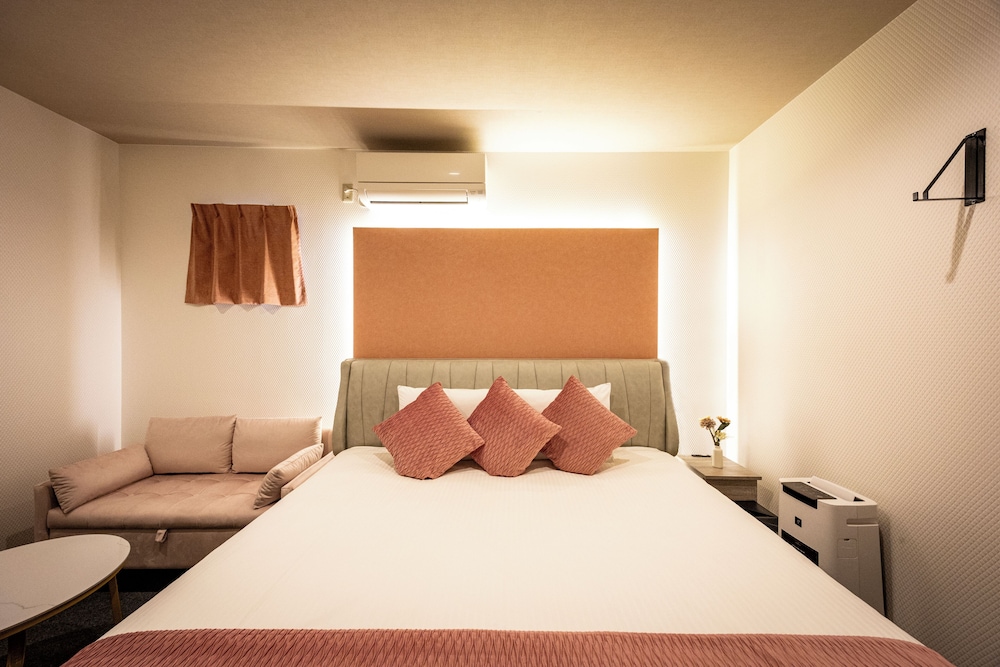 ロイヤル・スイート キング 喫煙可（電子タバコのみ） 客室6 | デザインホテルブラックス