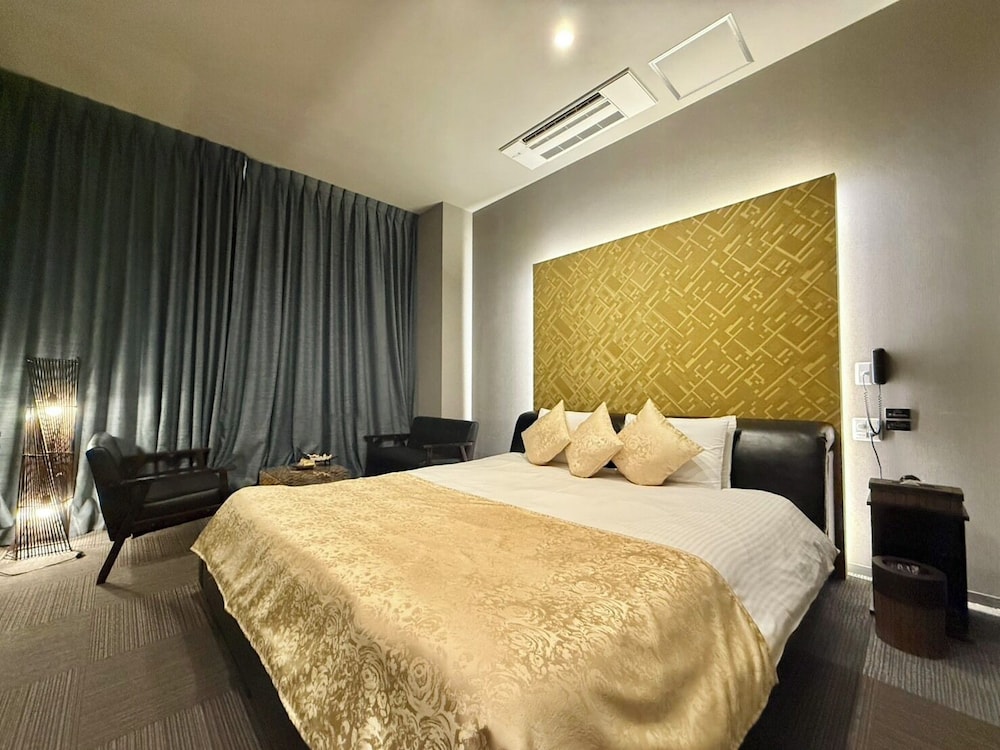 Vip・スイート キング 喫煙可（電子タバコのみ） 客室1 | デザインホテルブラックス