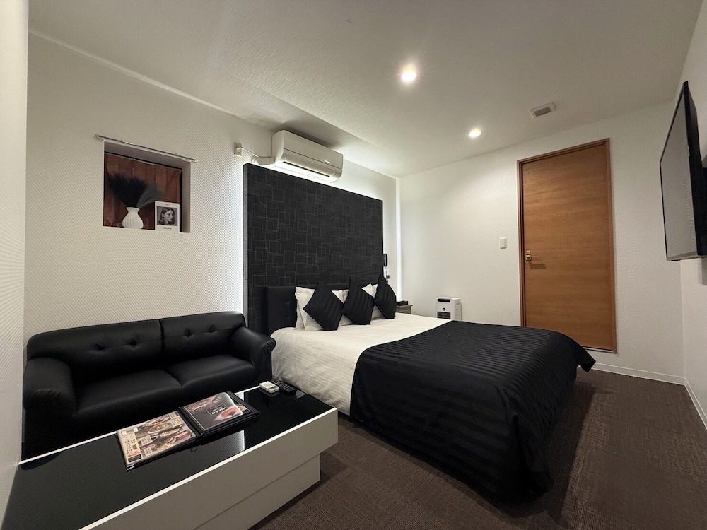 ロイヤル・スイート キング 喫煙可（電子タバコのみ） 客室1 | デザインホテルブラックス