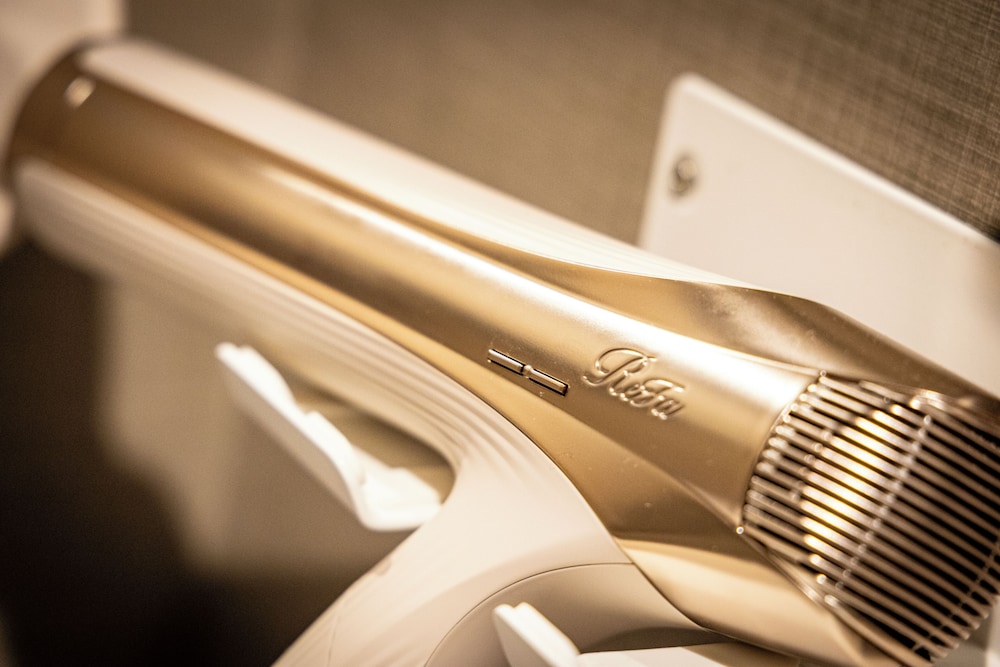 ロイヤル・スイート キング 喫煙可（電子タバコのみ） バスルーム2 | デザインホテルブラックス