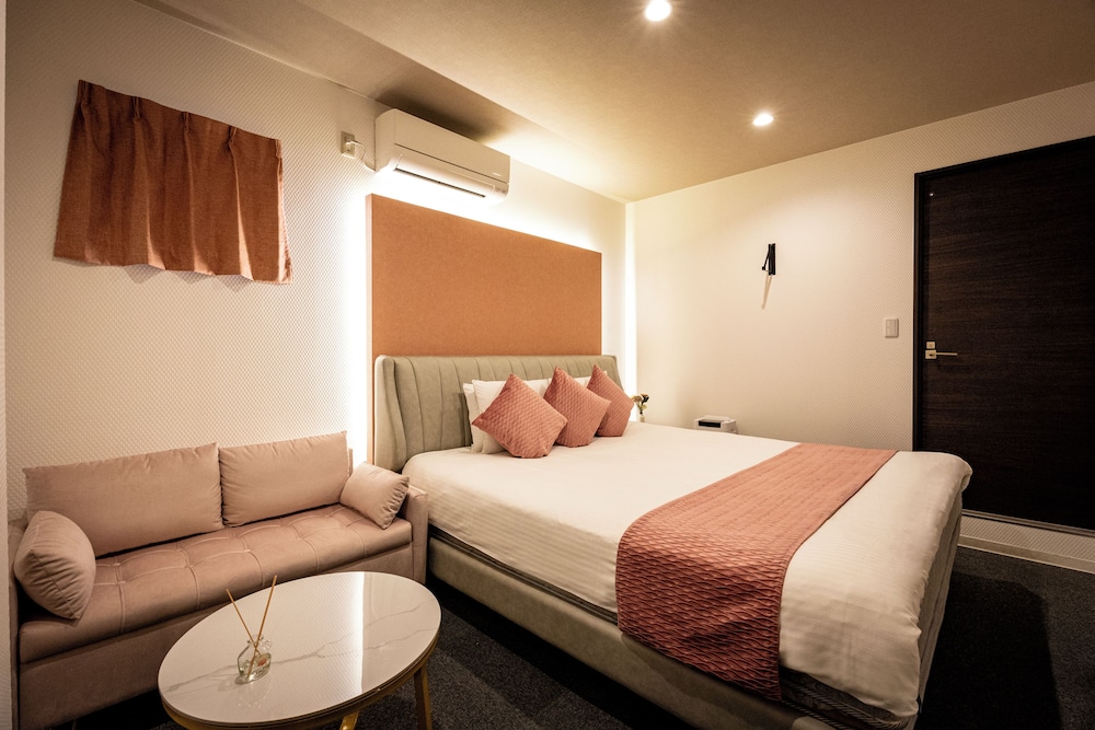 ロイヤル・スイート キング 喫煙可（電子タバコのみ） 客室7 | デザインホテルブラックス