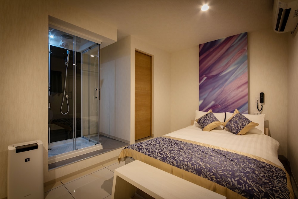 チラックススーペリアールーム 喫煙可（電子タバコのみ） 客室1 | デザインホテルブラックス