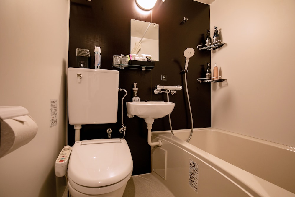 エンリッチ・スタンダード ダブル 喫煙可（電子タバコのみ） バスルーム0 | デザインホテルブラックス