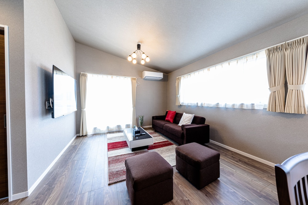 一棟貸し リビングルーム2 | ボンモマン A 棟