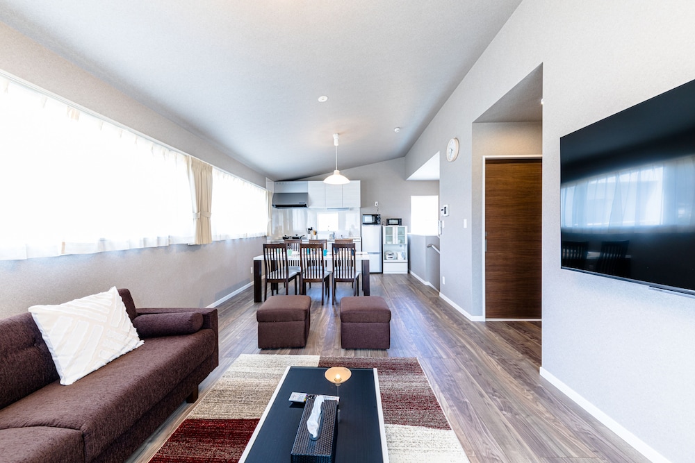 一棟貸し リビングルーム3 | ボンモマン A 棟