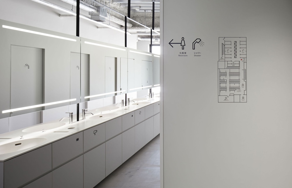 割引 スリーピングポッド 2部屋(男性用)禁煙 内装の詳細0 | ナインアワーズ博多駅