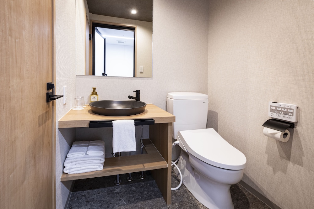 和洋室スタンダードツインルーム バスルーム1 | Rinn 北御門