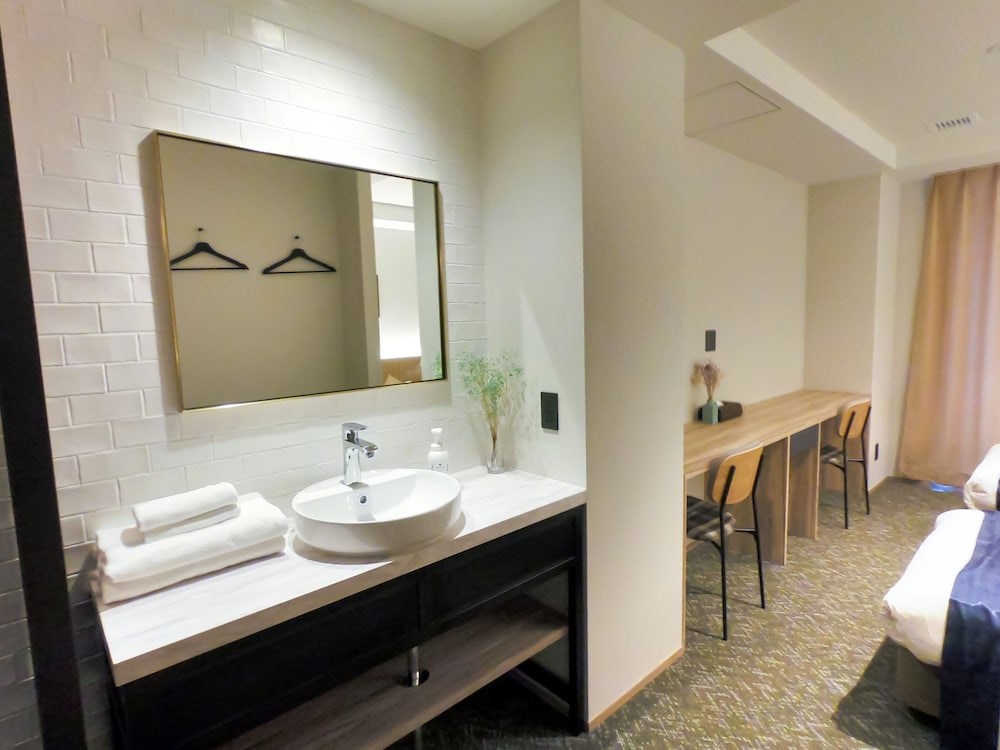 デラックス ツインルーム バスルームのシンク3 | ホテルエスプレッソサウス