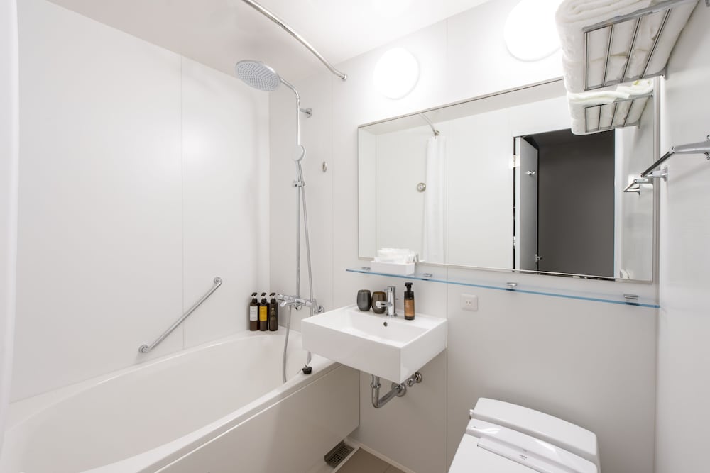 スタンダード ハリウッドツインルーム 禁煙 ユニットバス 客室1 | ザ・ゲートホテル両国 by HULIC