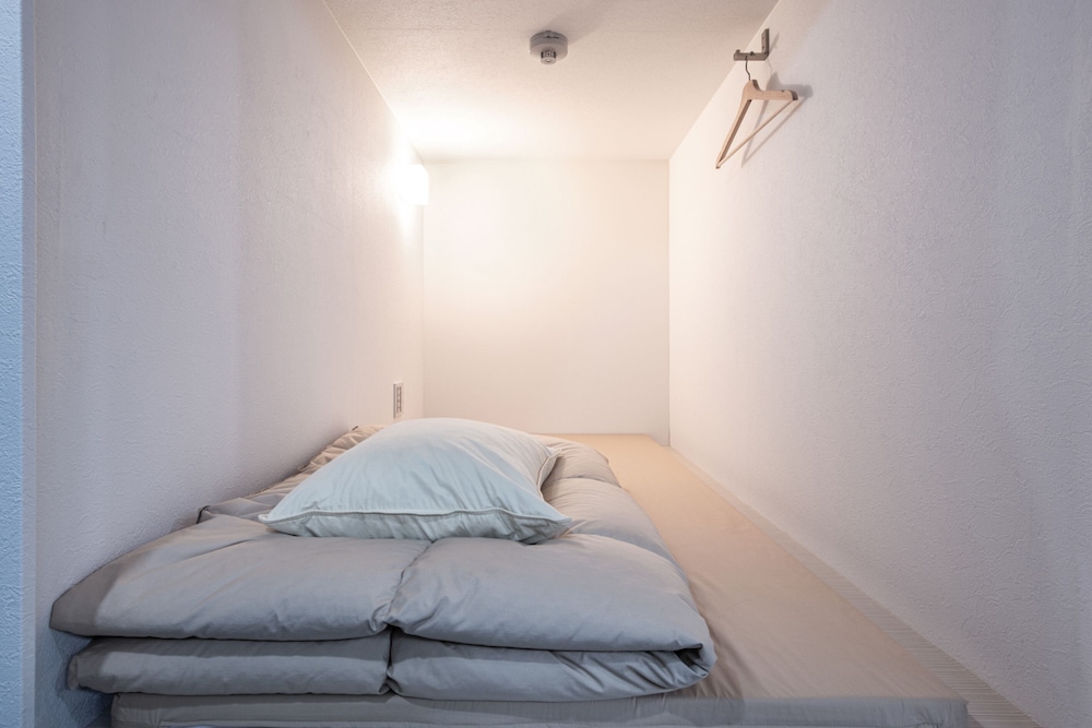 客室1 | bnb+ 横浜元町 - ホステル