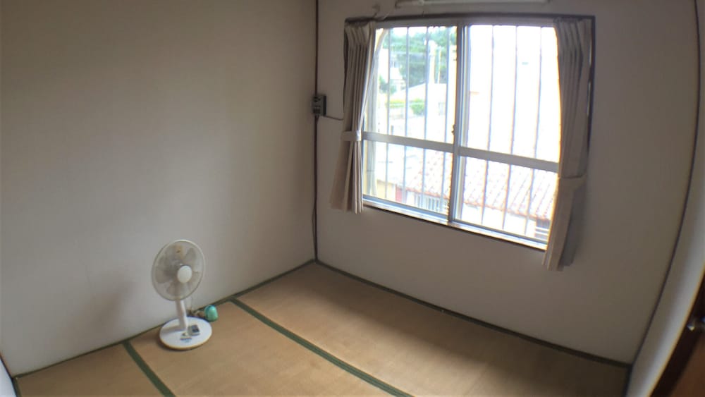 和室4畳半 客室2 | ゲストハウス こねくと